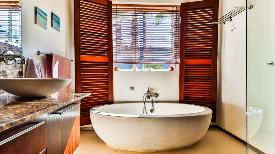 2 Bedroom Property for Sale in Sea Point Western Cape